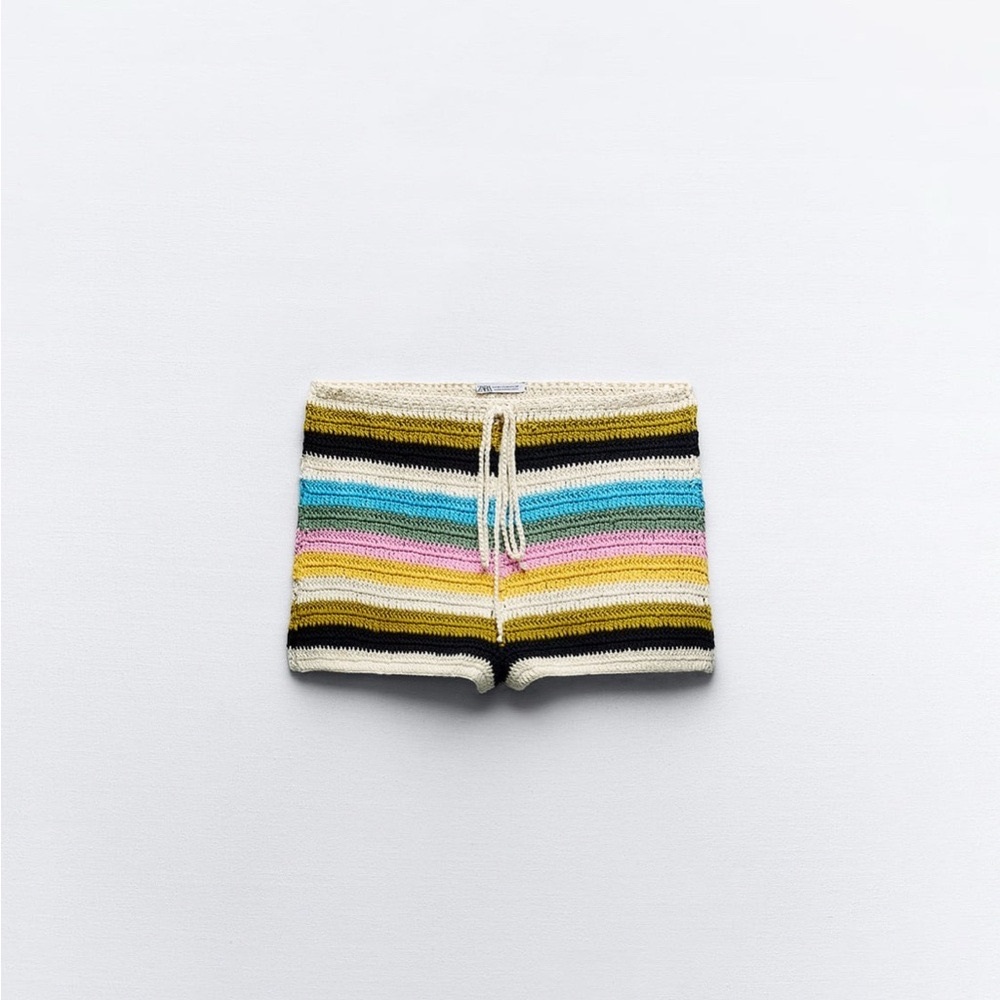 ZARA STRIPED CROCHET SHORTS SIZE MEDIUM 🐚